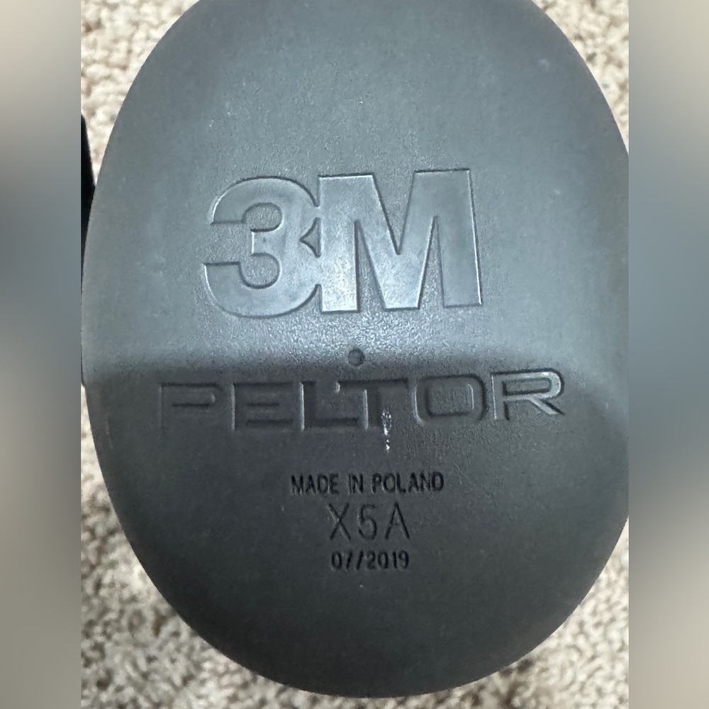 3M Peltor X5A 31db Headphones - Picture 3 of 3